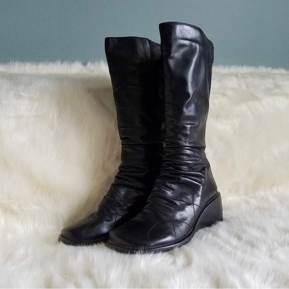 Miz Mooz Black Leather Wedge Casablanca Boots Size 7 - Picture 5 of 8